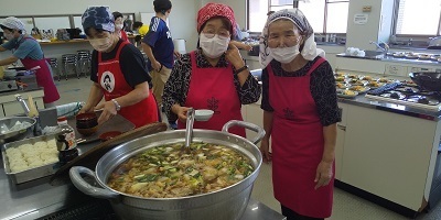 郷土料理「そうめんちり」をつくる画像